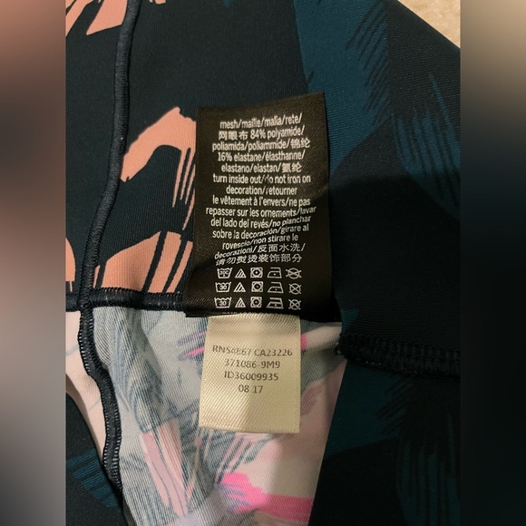Vs. pink bonded tropical leggings with phone pocket-small EUC - Picture 8 of 8